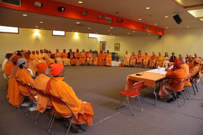 Swami Suhitanandaji addressing the International Monastics Conference